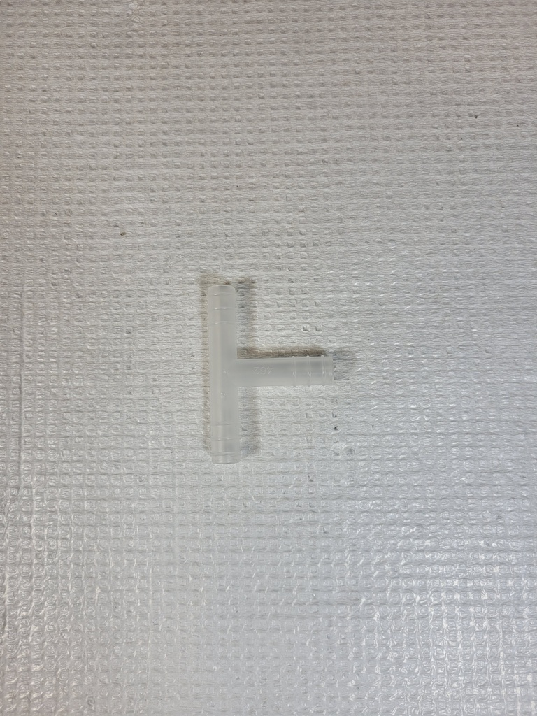 CONNECTOR, TUBING 3/8 T POLYPR